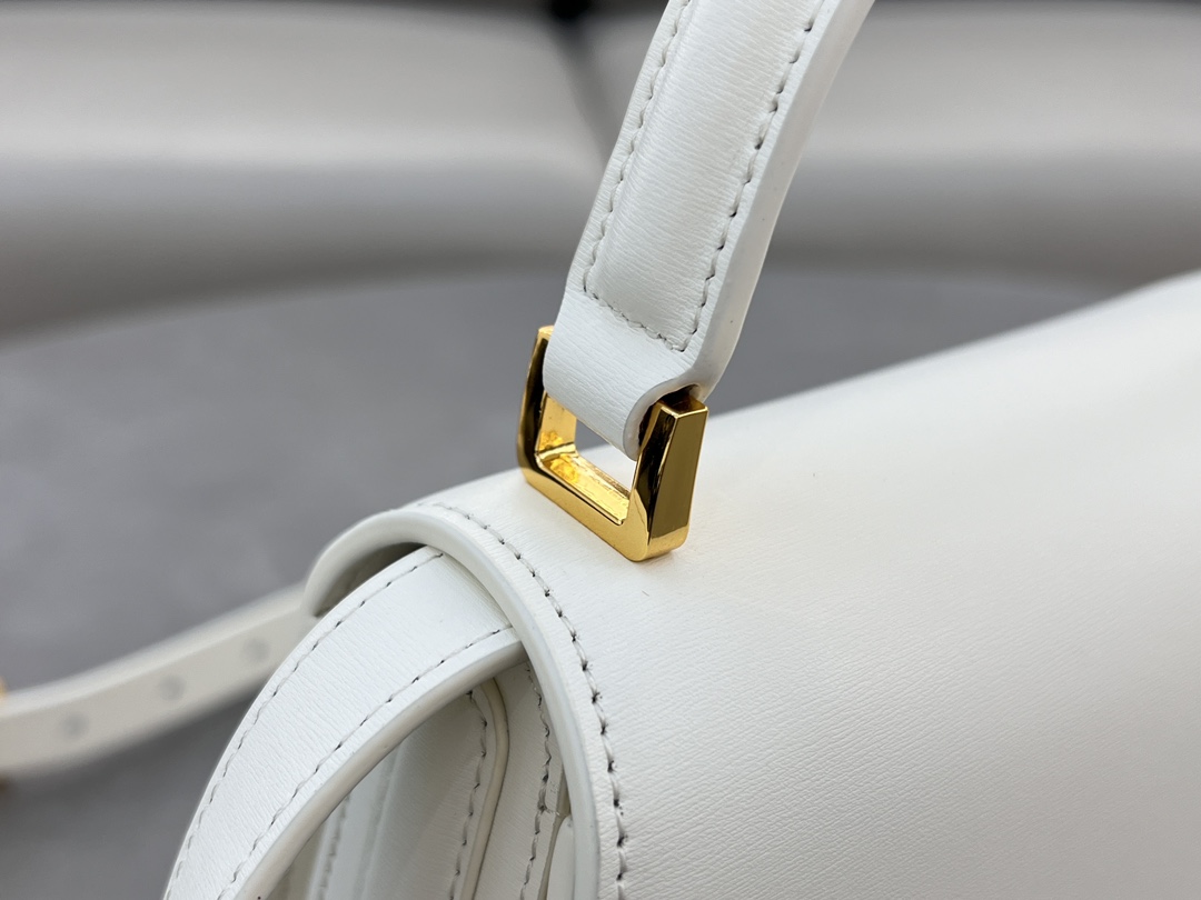 Dior Handbags AAA(Women)-594