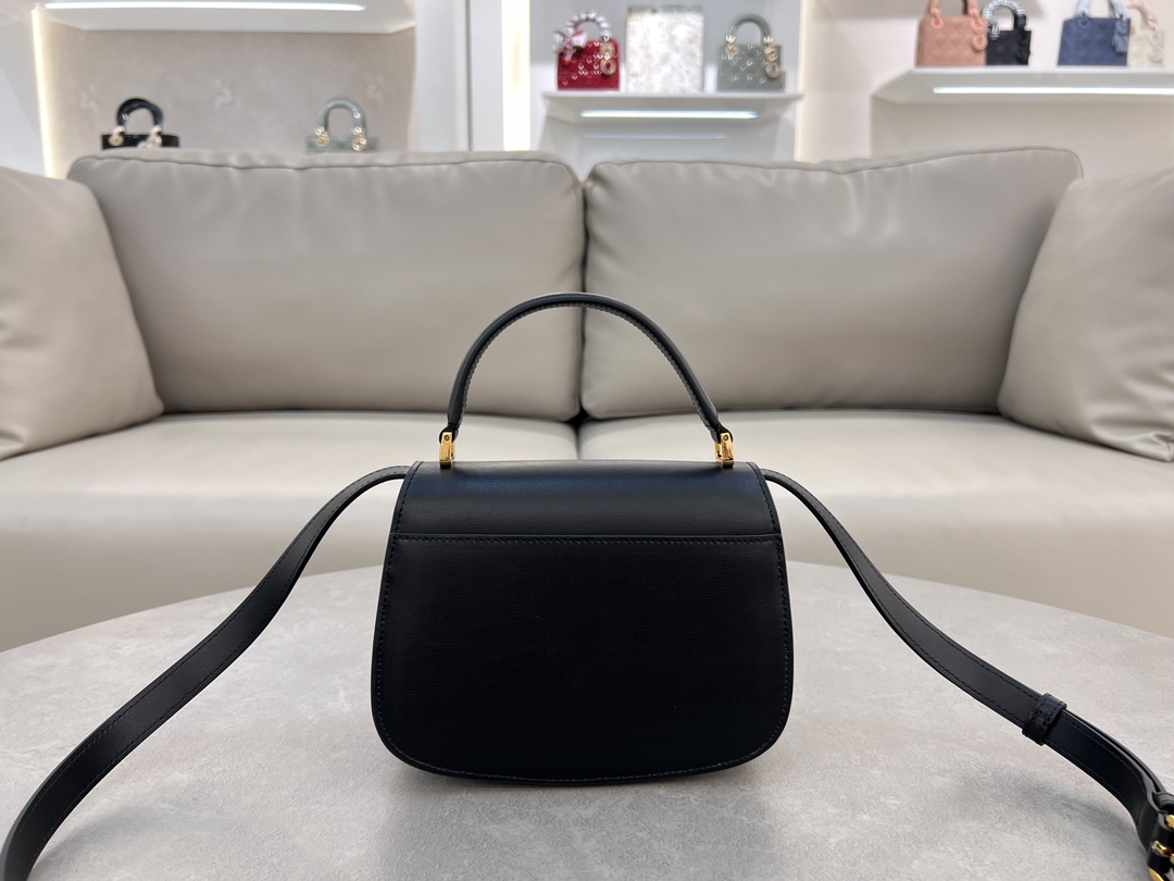 Dior Handbags AAA(Women)-596