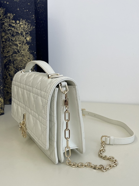 Dior Handbags AAA(Women)-603