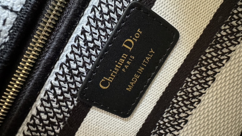 Dior Handbags AAA(Women)-605