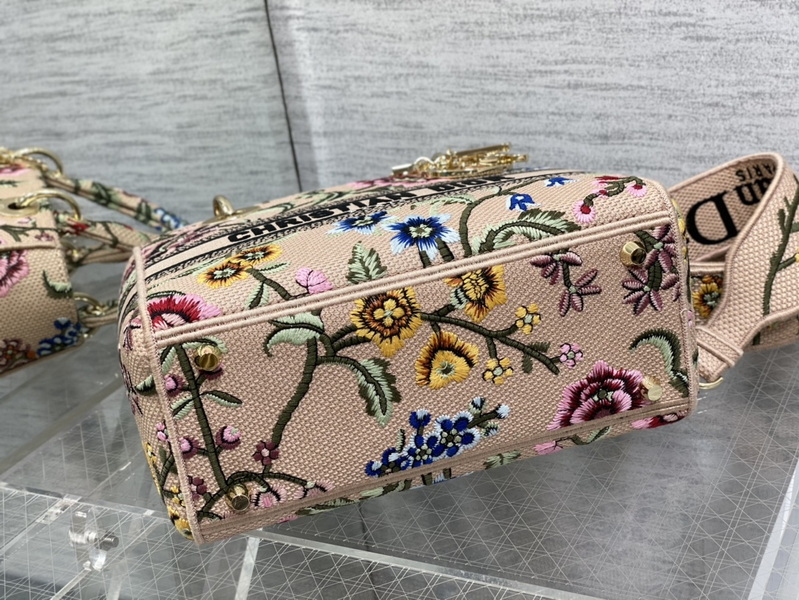 Dior Handbags AAA(Women)-607