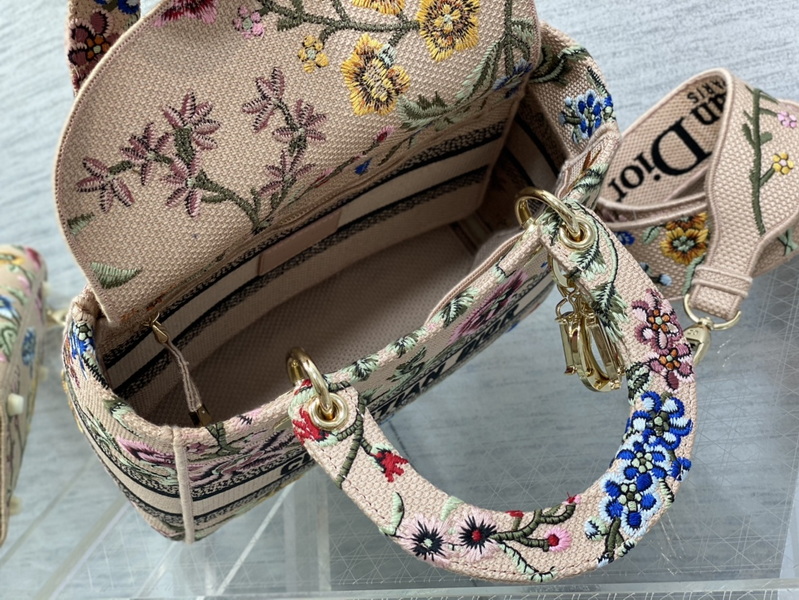 Dior Handbags AAA(Women)-607