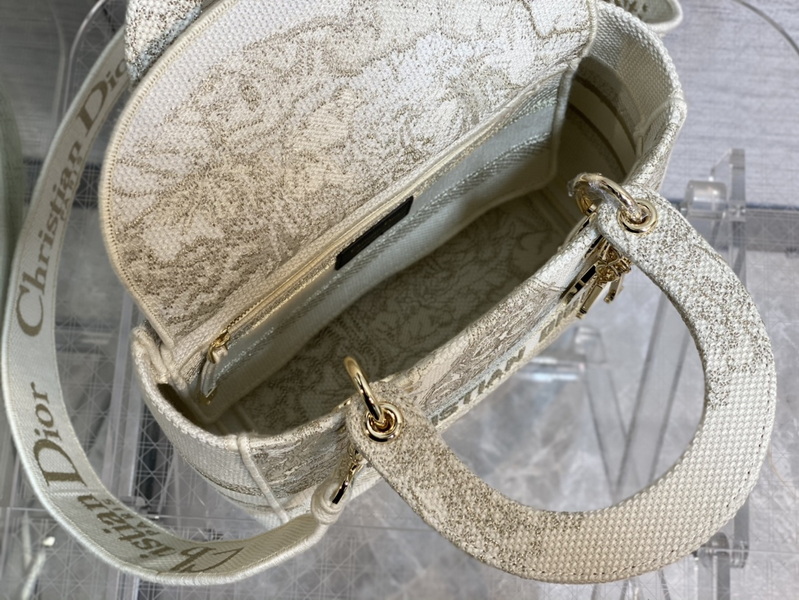 Dior Handbags AAA(Women)-611