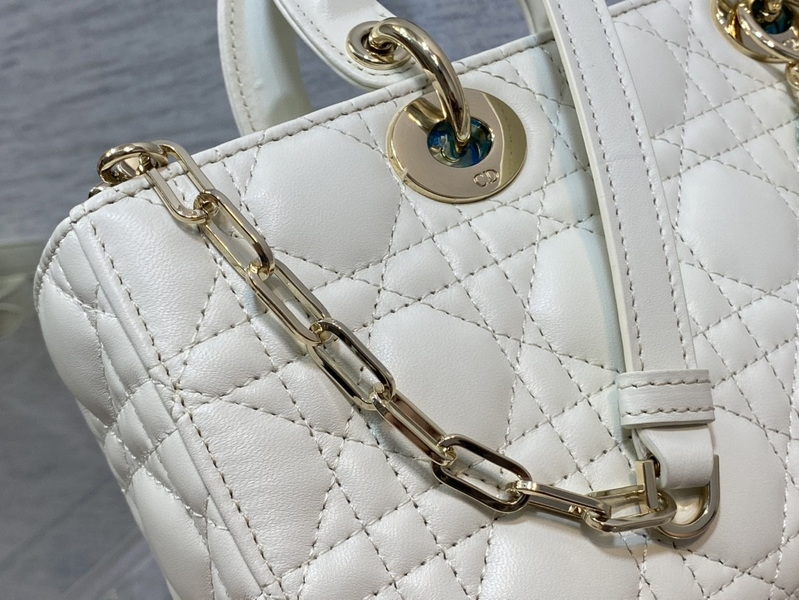 Dior Handbags AAA(Women)-612