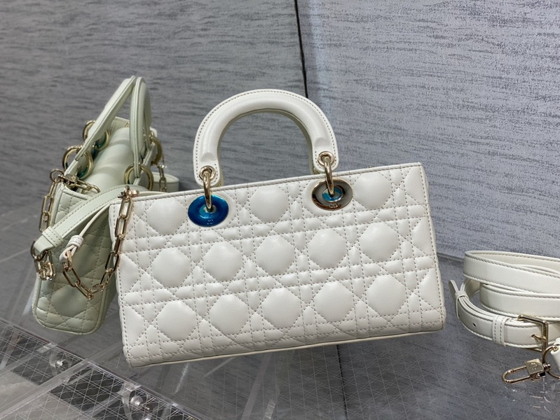 Dior Handbags AAA(Women)-612