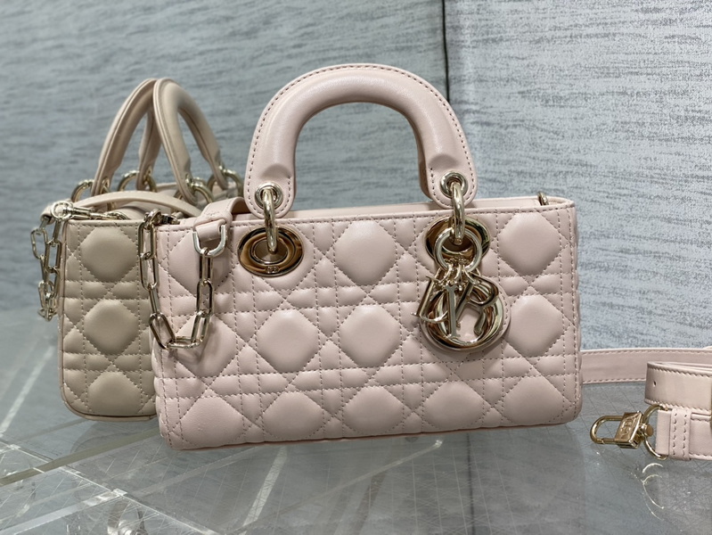 Dior Handbags AAA(Women)-613