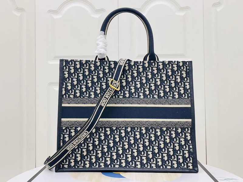 Dior Handbags AAA(Women)-615