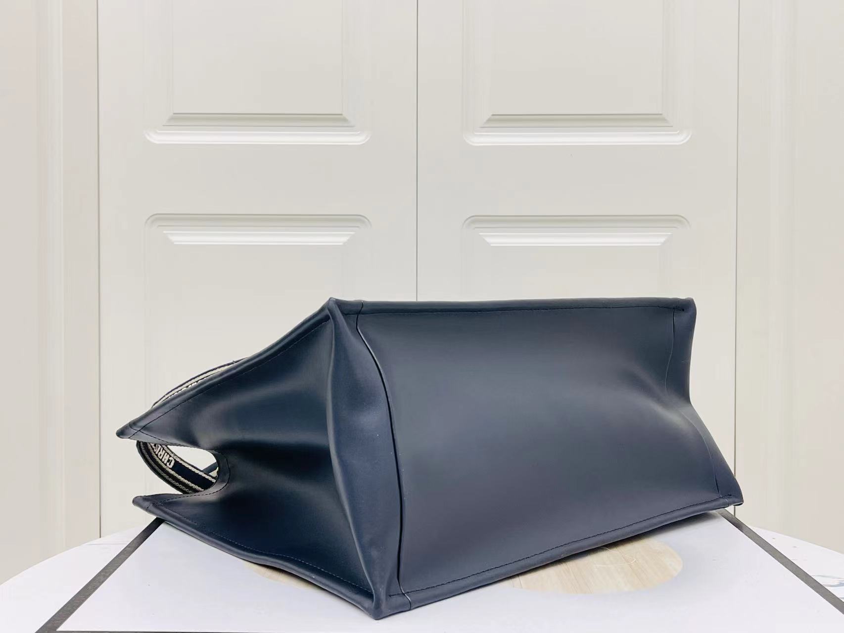 Dior Handbags AAA(Women)-615