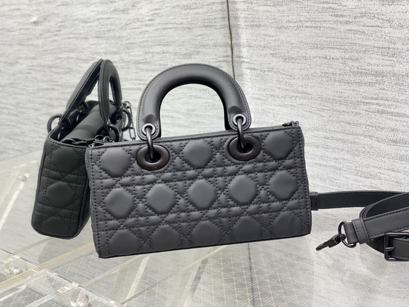 Dior Handbags AAA(Women)-616