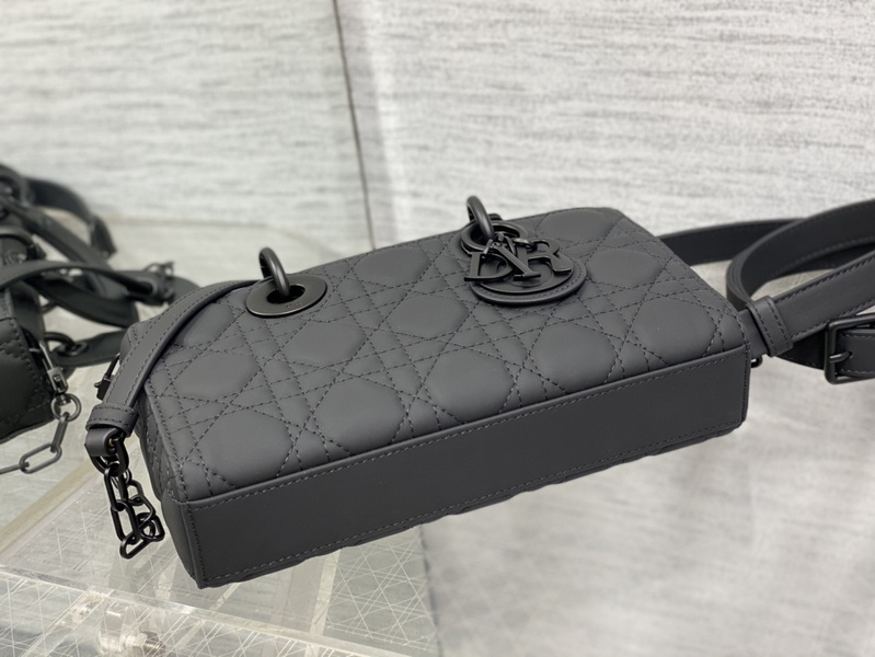 Dior Handbags AAA(Women)-616