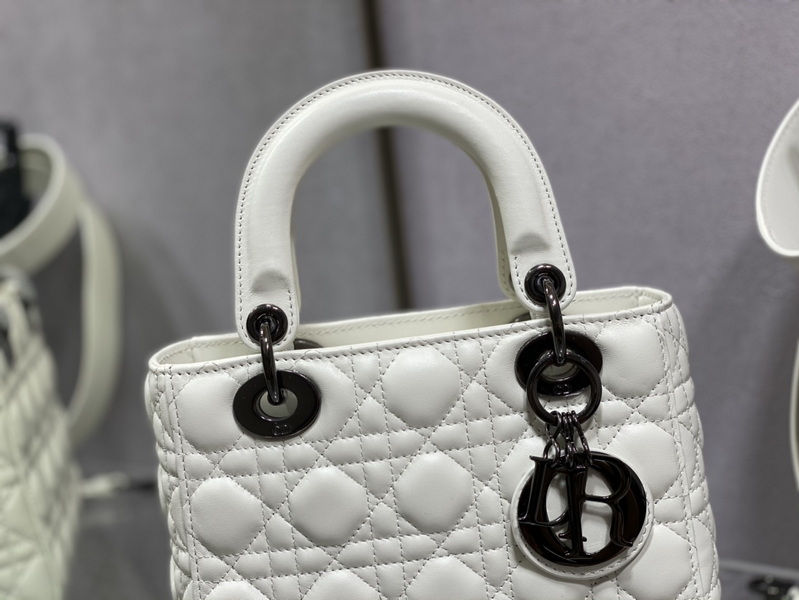 Dior Handbags AAA(Women)-617