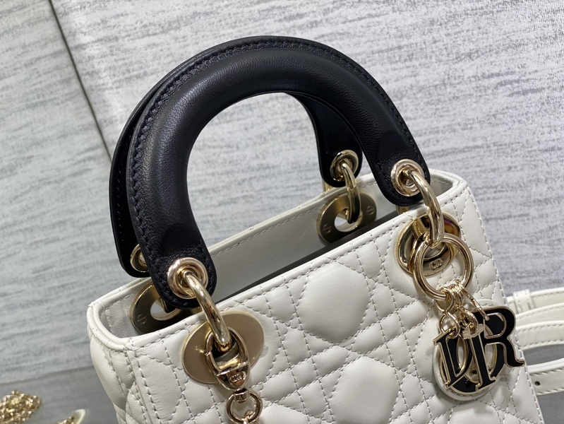Dior Handbags AAA(Women)-634