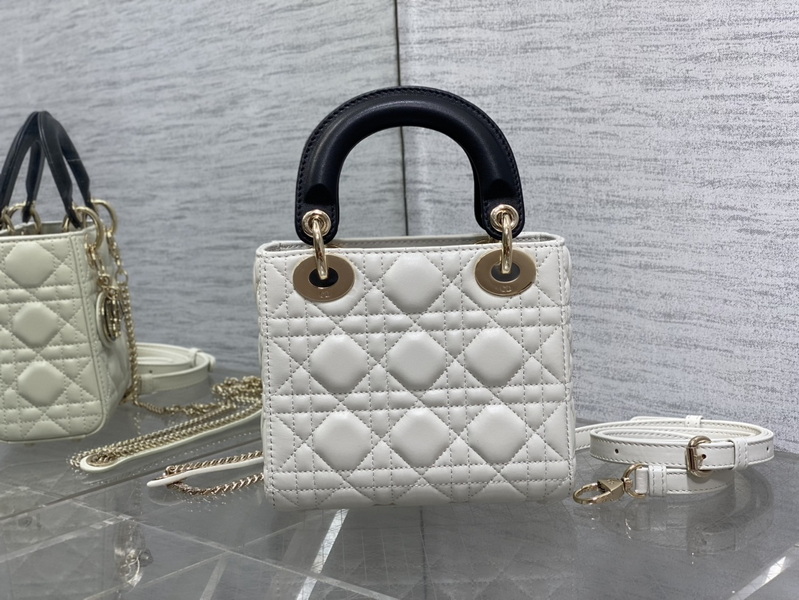 Dior Handbags AAA(Women)-634