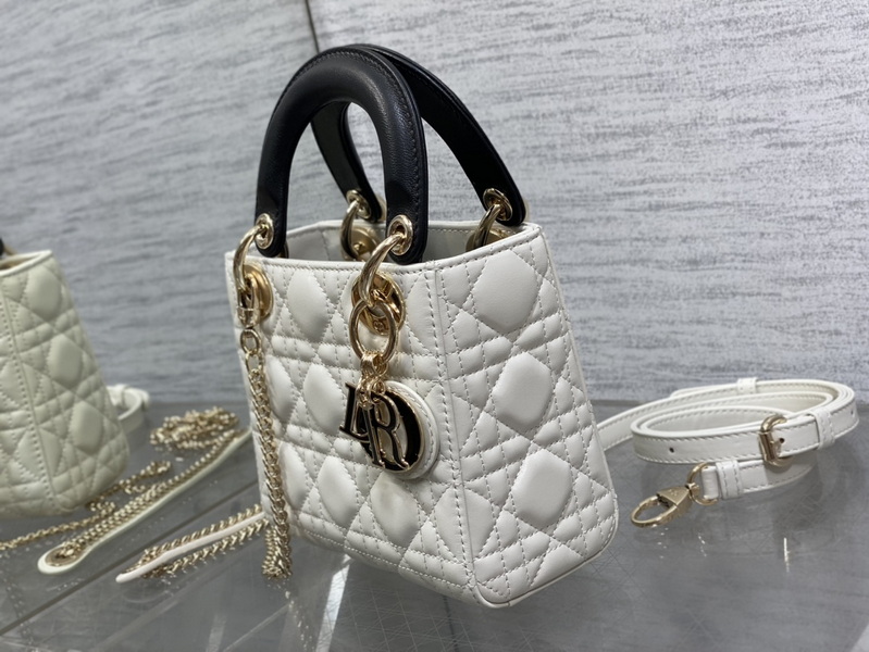 Dior Handbags AAA(Women)-634