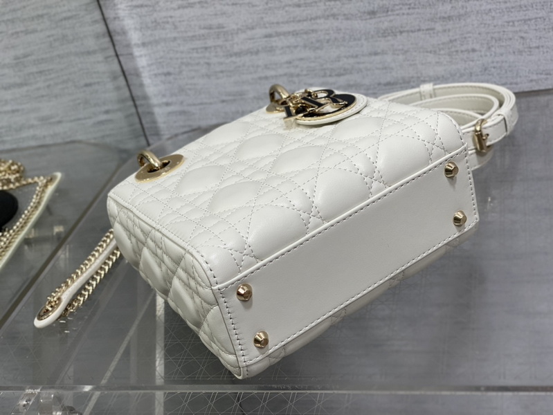 Dior Handbags AAA(Women)-634