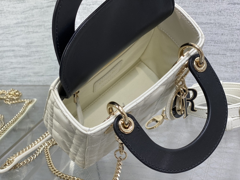 Dior Handbags AAA(Women)-634