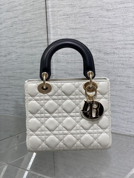 Dior Handbags AAA(Women)-635