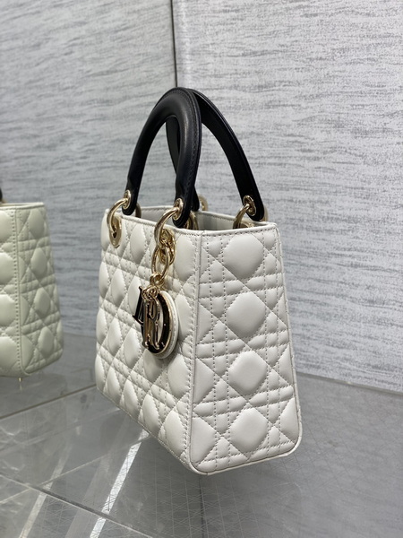 Dior Handbags AAA(Women)-635