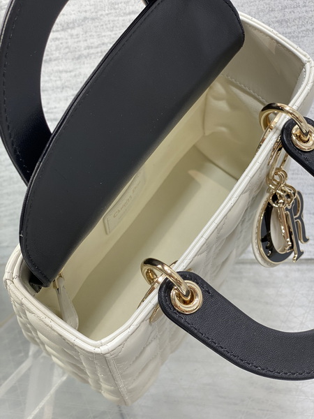 Dior Handbags AAA(Women)-635