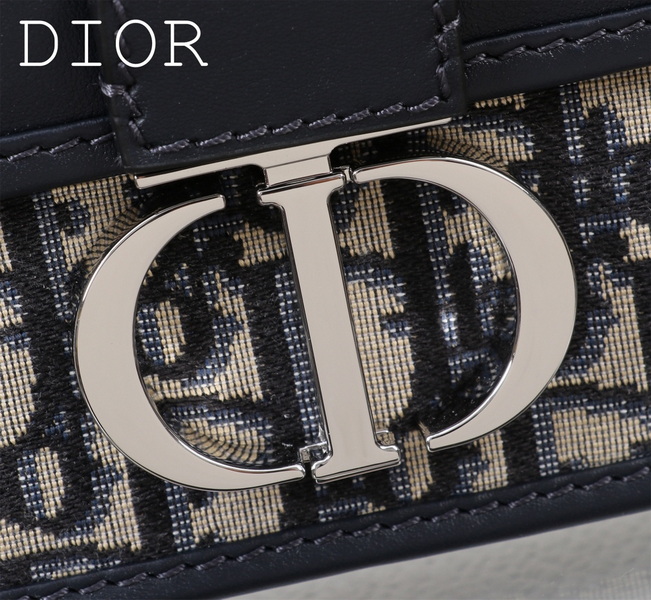 Dior Handbags AAA(Women)-637