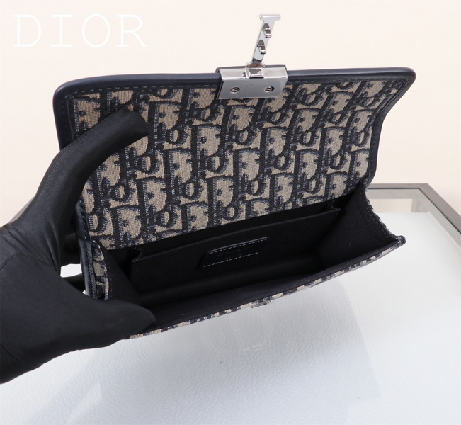 Dior Handbags AAA(Women)-637
