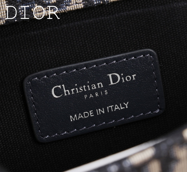 Dior Handbags AAA(Women)-637