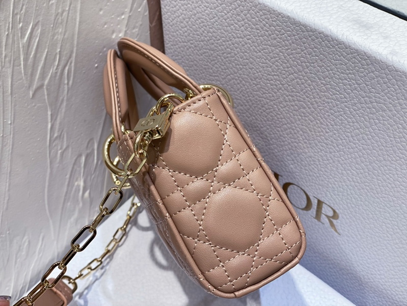 Dior Handbags AAA(Women)-638