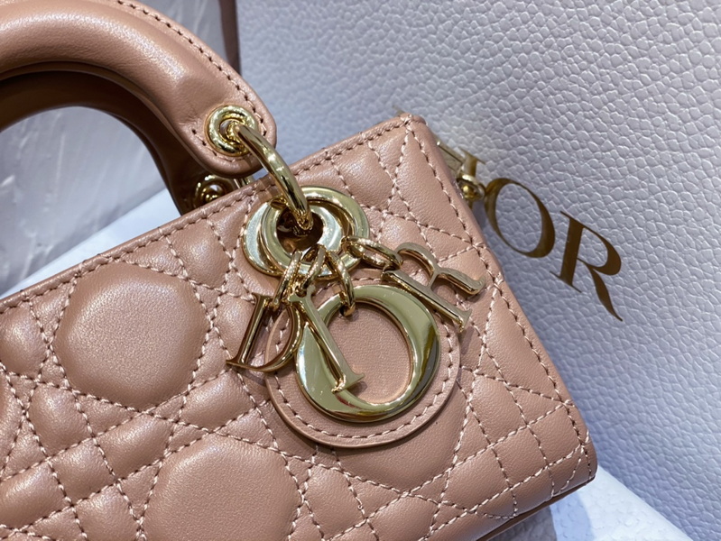 Dior Handbags AAA(Women)-638