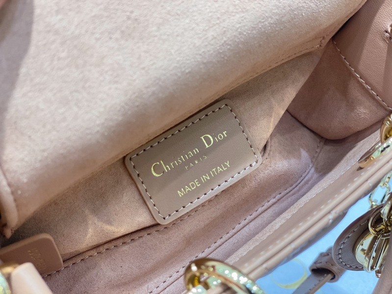 Dior Handbags AAA(Women)-638