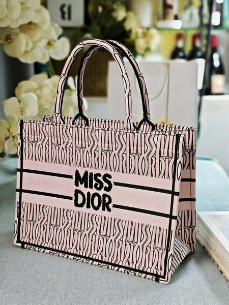 Dior Handbags AAA(Women)-641