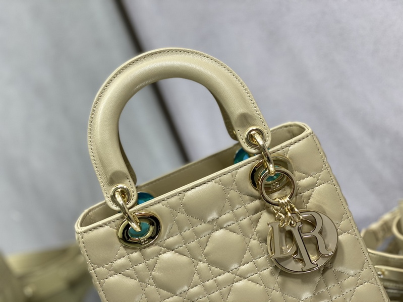 Dior Handbags AAA(Women)-650