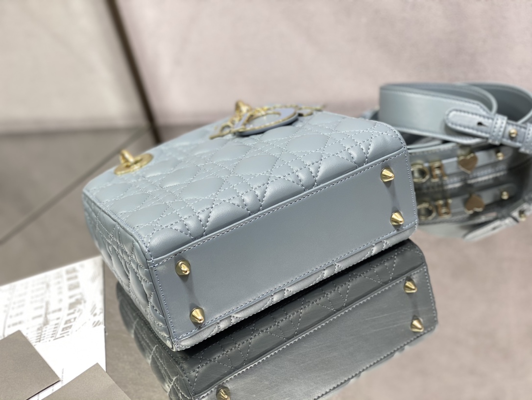 Dior Handbags AAA(Women)-652