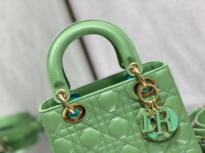Dior Handbags AAA(Women)-653