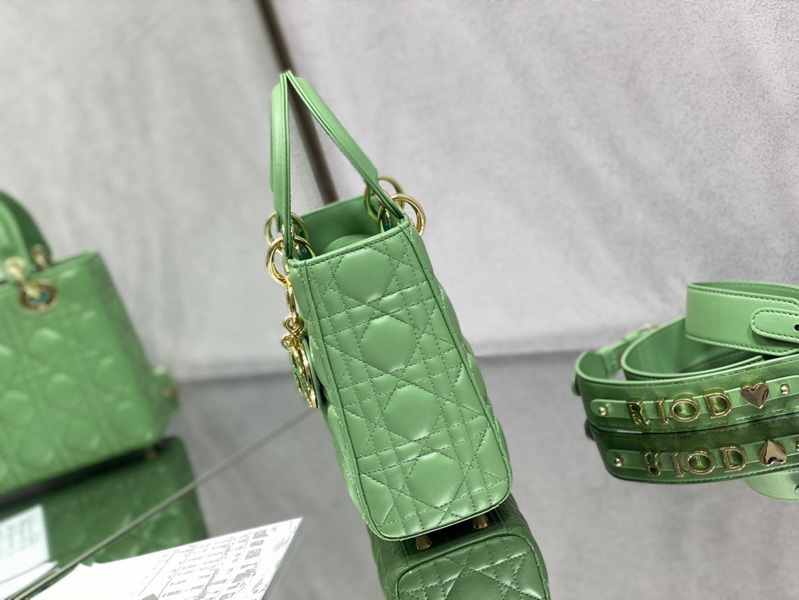 Dior Handbags AAA(Women)-653
