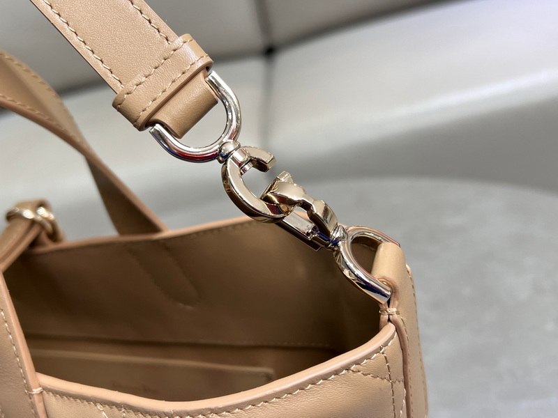 Dior Handbags AAA(Women)-655