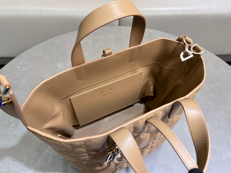 Dior Handbags AAA(Women)-655
