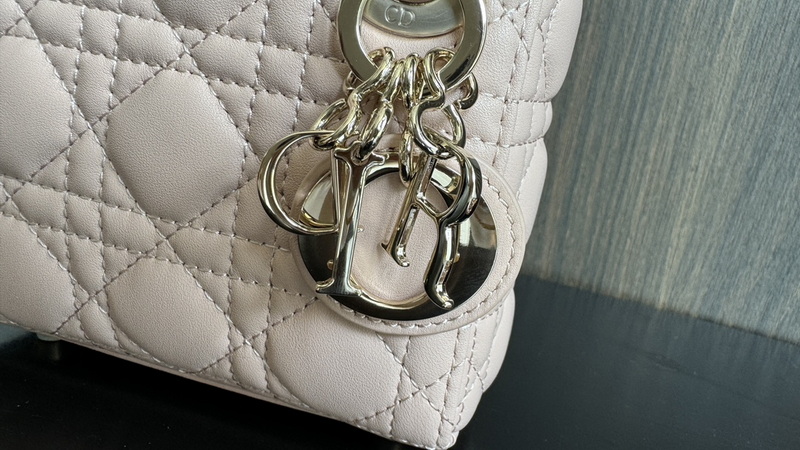 Dior Handbags AAA(Women)-656