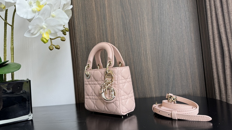 Dior Handbags AAA(Women)-656