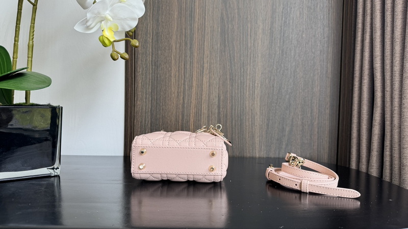 Dior Handbags AAA(Women)-656