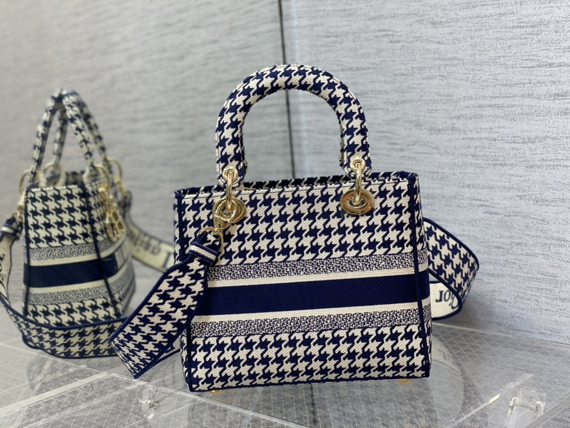 Dior Handbags AAA(Women)-657
