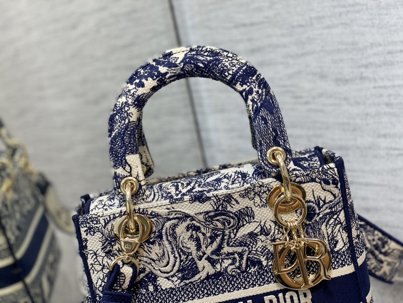 Dior Handbags AAA(Women)-658