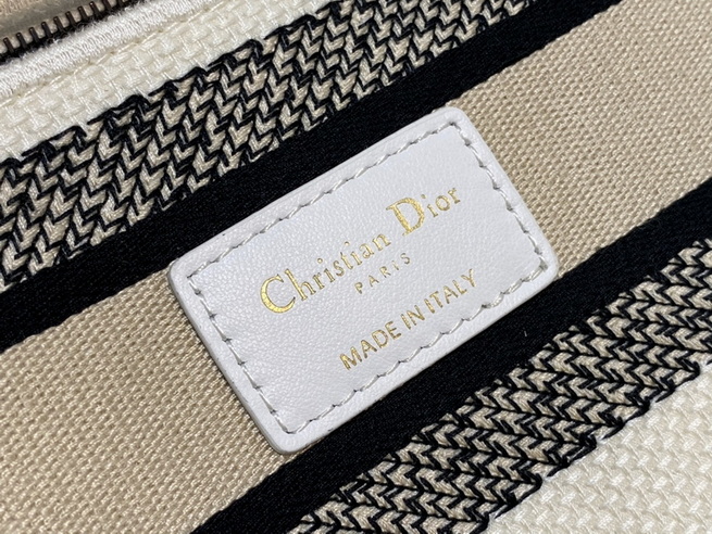 Dior Handbags AAA(Women)-664