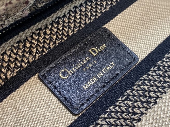 Dior Handbags AAA(Women)-665