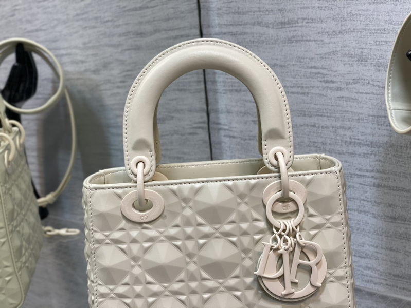 Dior Handbags AAA(Women)-670