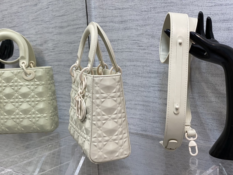 Dior Handbags AAA(Women)-670