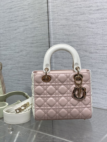 Dior Handbags AAA(Women)-672