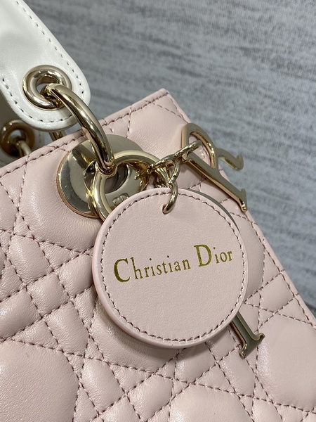 Dior Handbags AAA(Women)-672