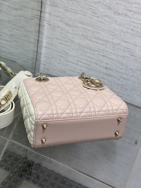 Dior Handbags AAA(Women)-672