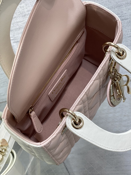 Dior Handbags AAA(Women)-672