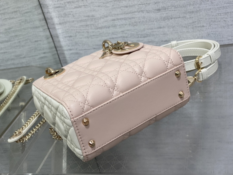 Dior Handbags AAA(Women)-674
